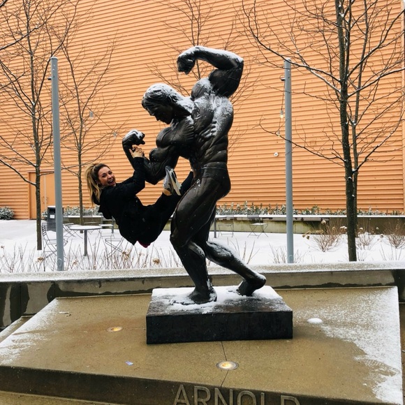 Meet your Posher, Kat - Picture 1 of 2